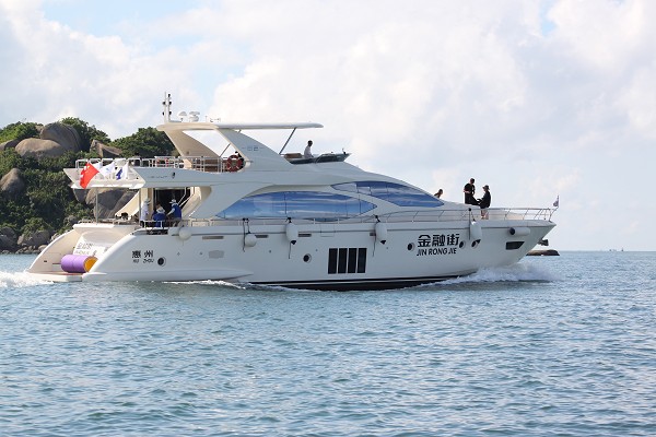 Azimut 82